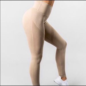 Alphalete aero leggings - taupe